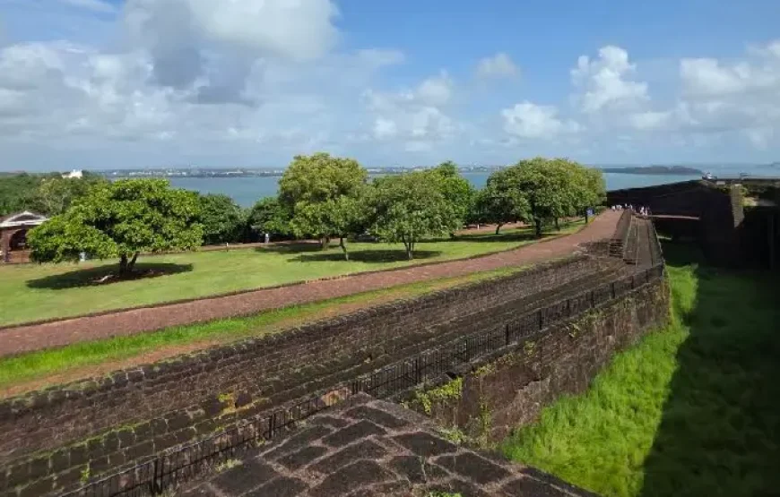North Goa Sightseeing by AC Bus